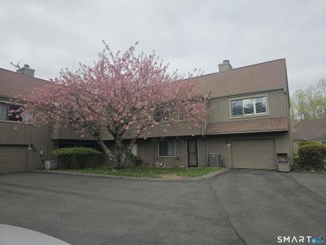 86 South Trail Stratford CT 06614