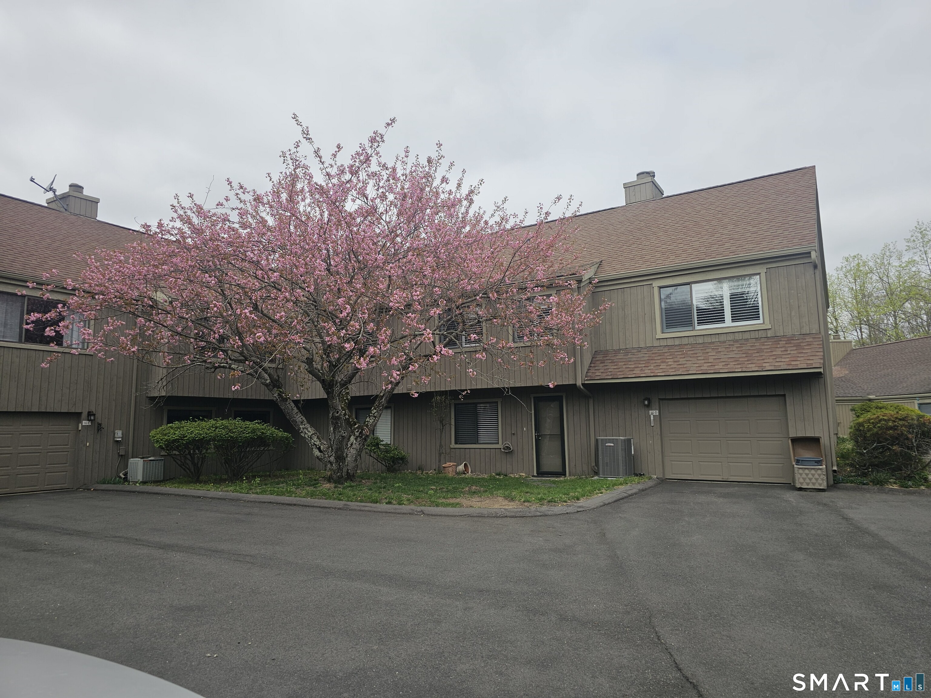 86 South Trail Stratford CT 06614