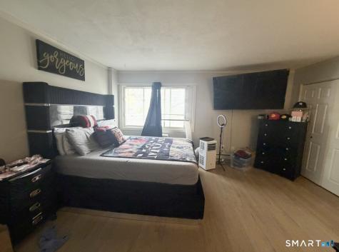 213 West Walk West Haven CT 06516