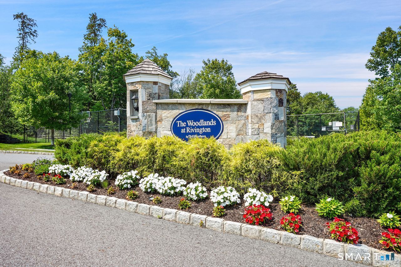17 Brentwood Circle Danbury CT 06810