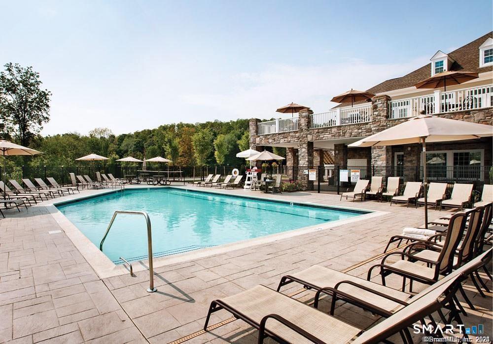 17 Brentwood Circle Danbury CT 06810