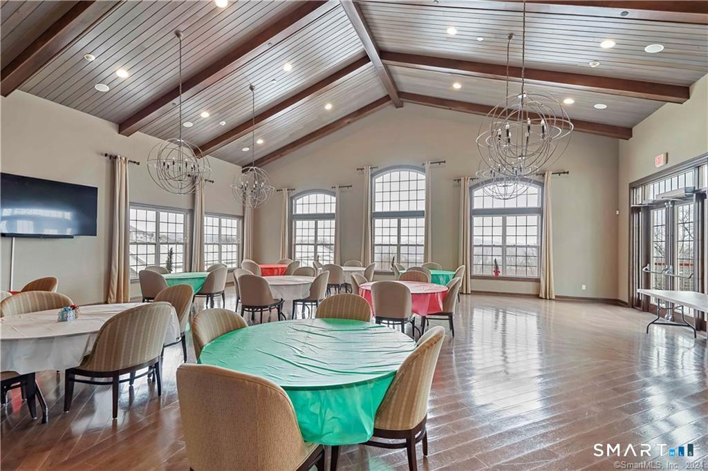 17 Brentwood Circle Danbury CT 06810