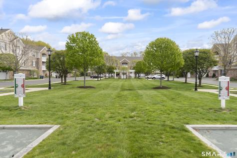 20 Brookside Court Newtown CT 06470