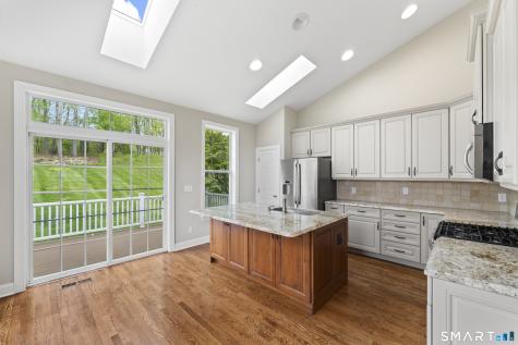 20 Brookside Court Newtown CT 06470