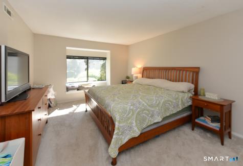 2 Heritage Crest Southbury CT 06488