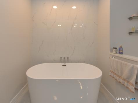 2 Heritage Crest Southbury CT 06488