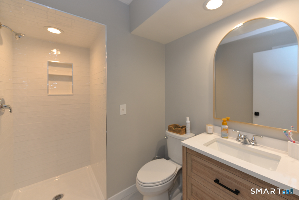 2 Heritage Crest Southbury CT 06488