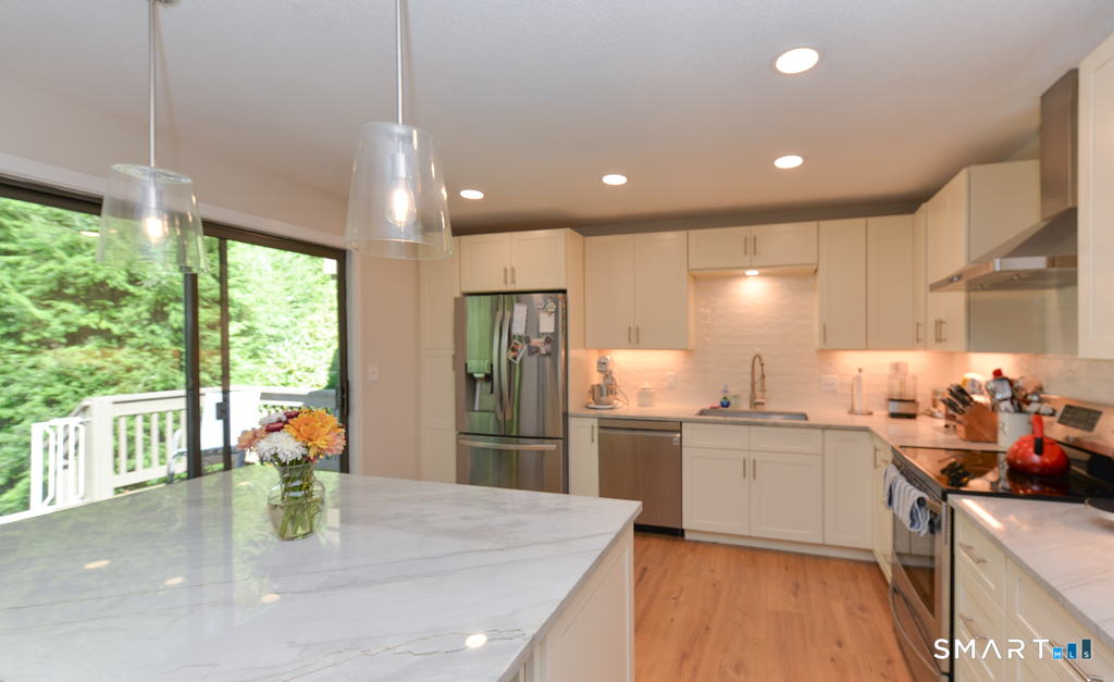 2 Heritage Crest Southbury CT 06488