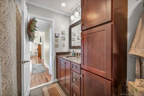 10 Pilgrim Harbor Wallingford CT 06492