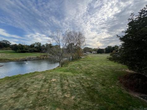 10 Pilgrim Harbor Wallingford CT 06492