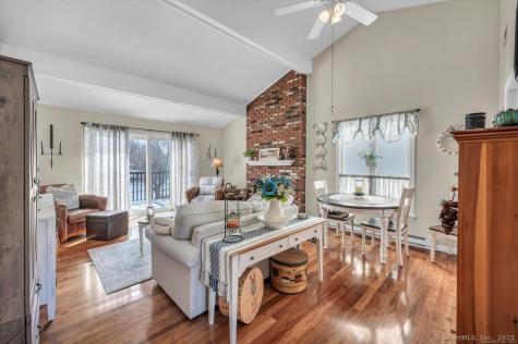 10 Pilgrim Harbor Wallingford CT 06492