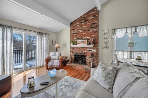 10 Pilgrim Harbor Wallingford CT 06492