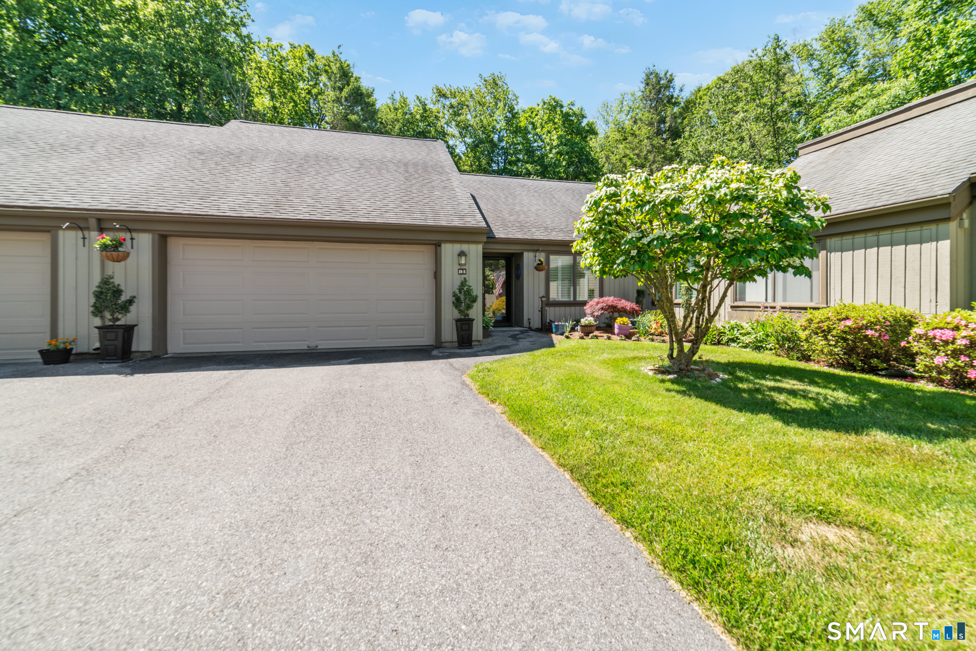 28 Heritage Crest Southbury CT 06488