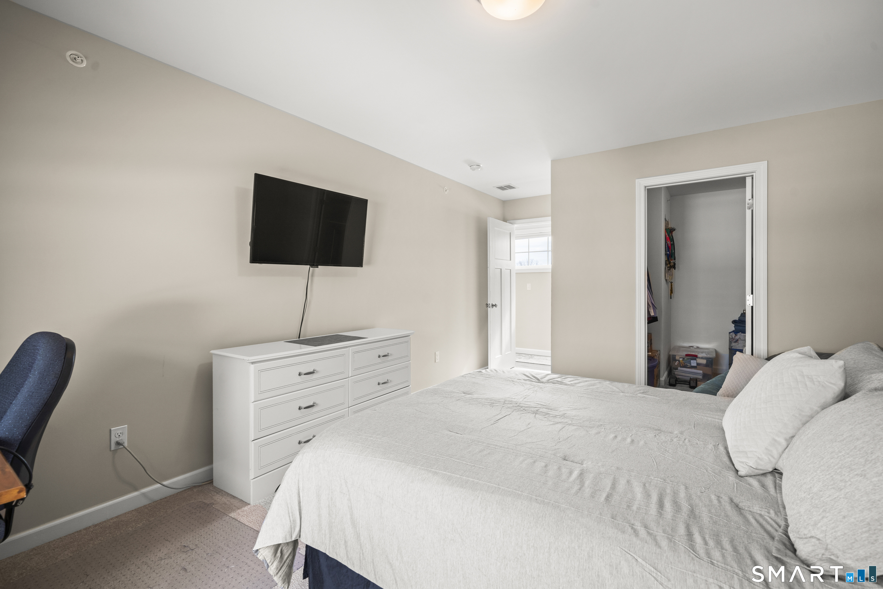 109 Old Village Circle Windsor CT 06095