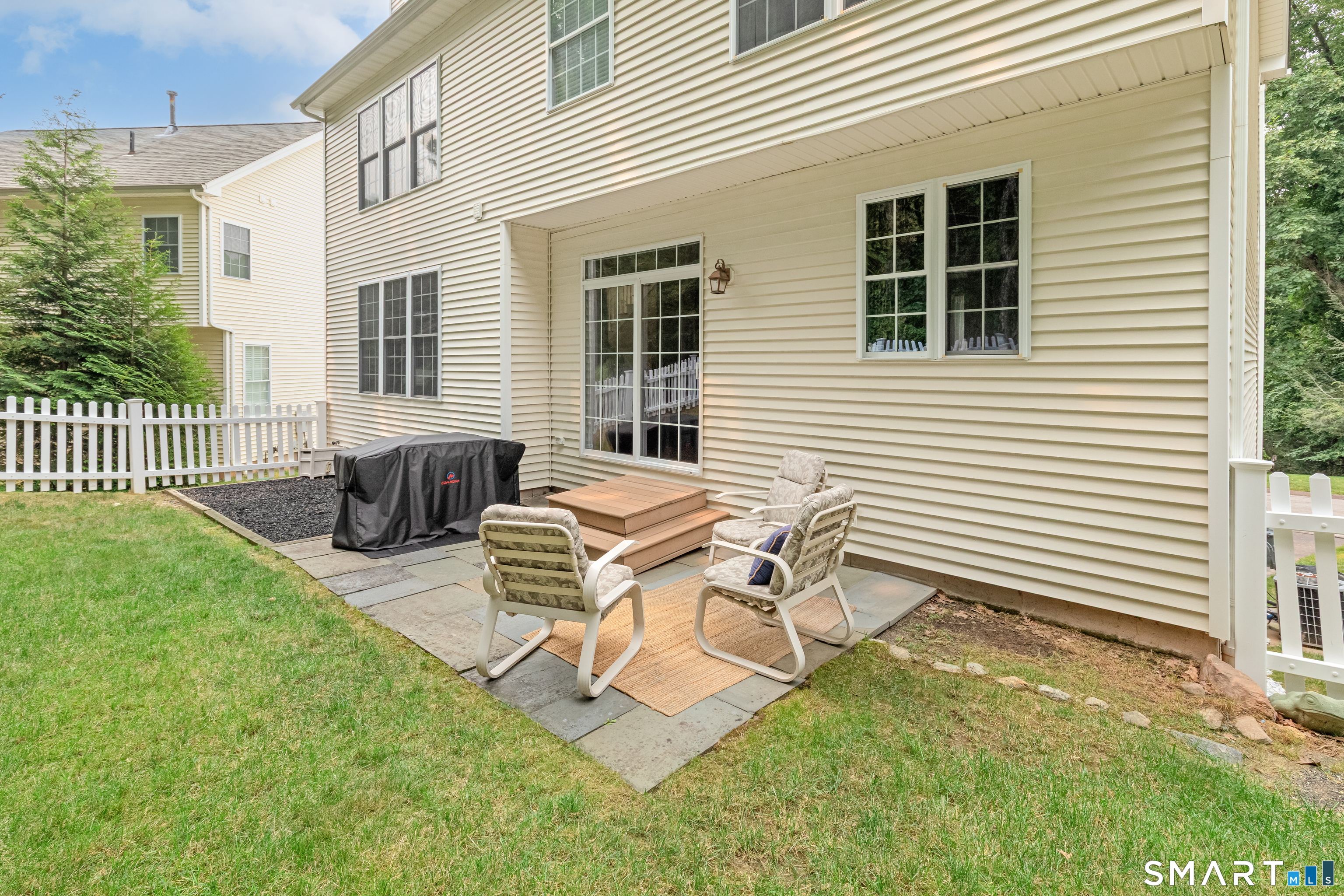 8 Minuteman Circle Southbury CT 06488