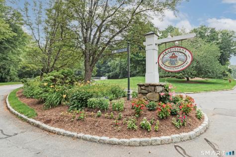 8 Minuteman Circle Southbury CT 06488