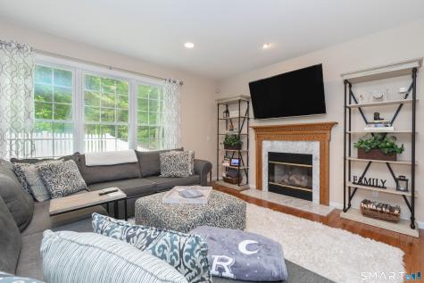 8 Minuteman Circle Southbury CT 06488