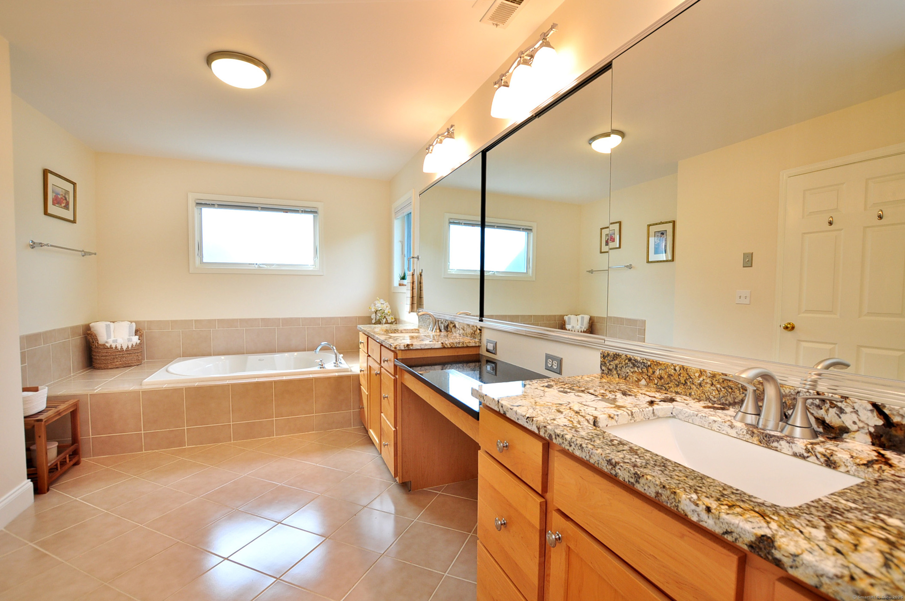 2 Templeton Court Avon CT 06001