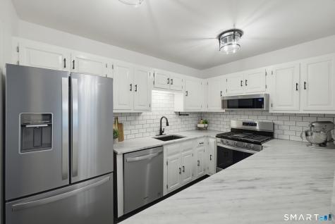 11 Byrne Court Farmington CT 06032