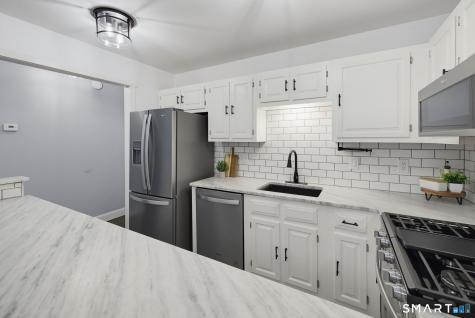 11 Byrne Court Farmington CT 06032