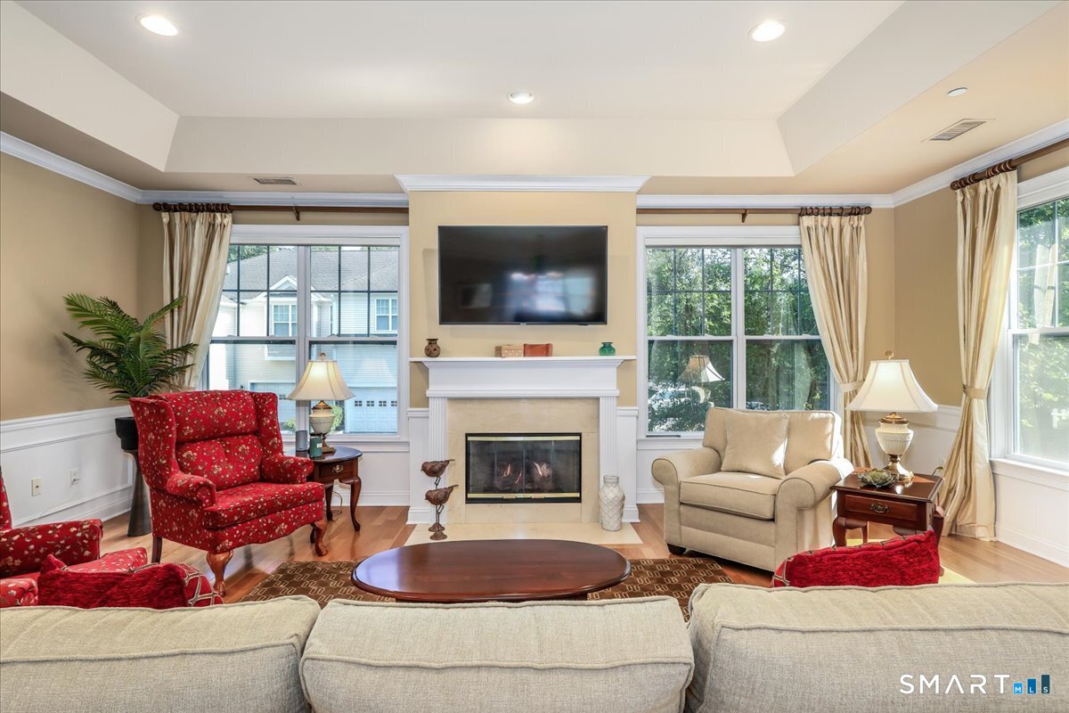 16 Franklin Court Newtown CT 06470