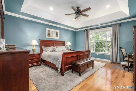 16 Franklin Court Newtown CT 06470
