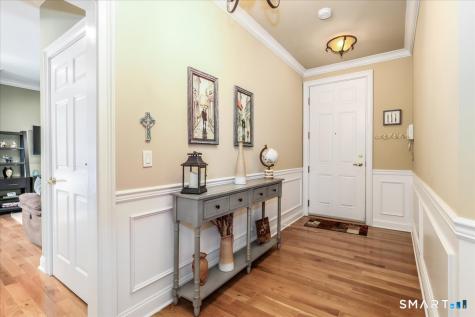16 Franklin Court Newtown CT 06470