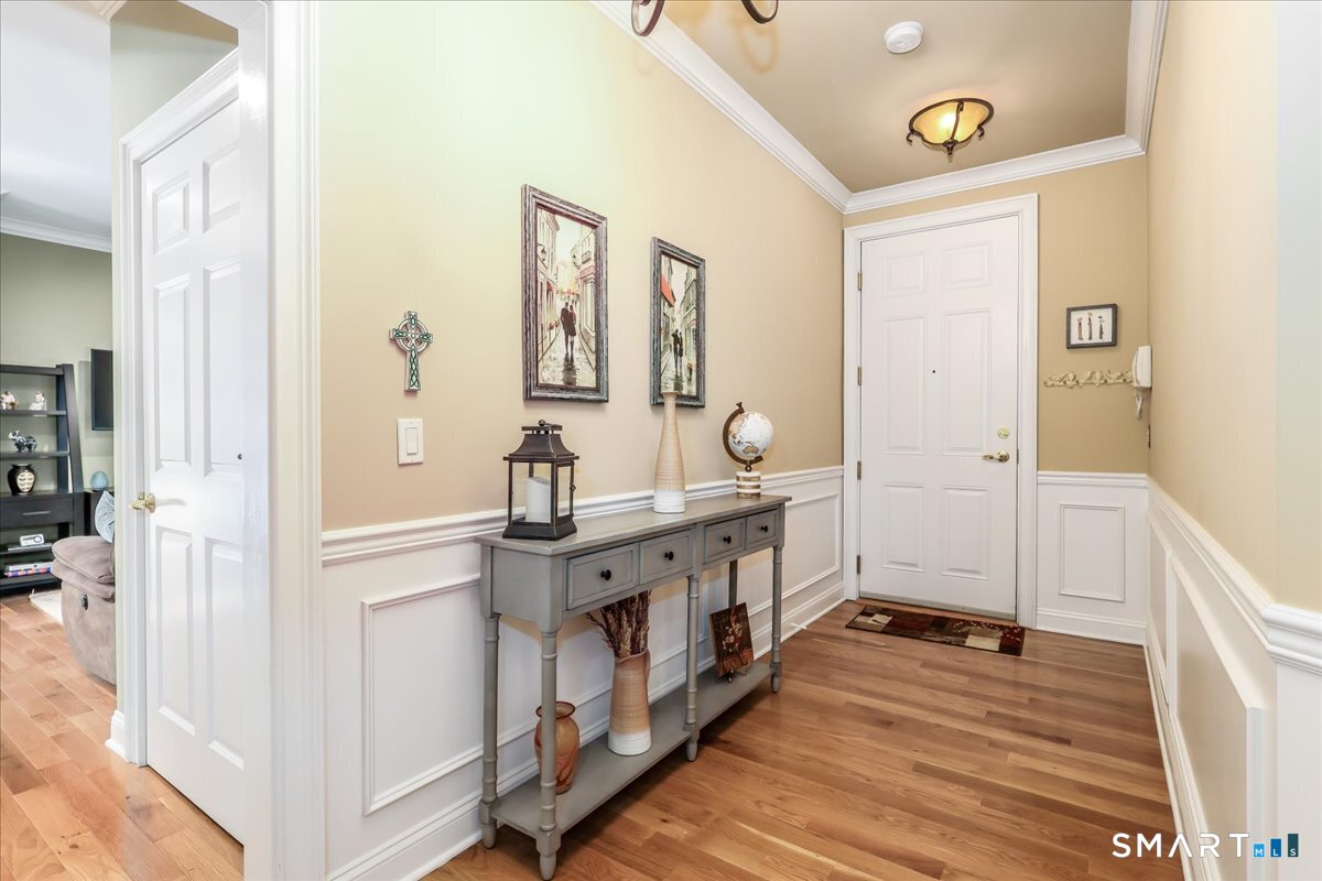 16 Franklin Court Newtown CT 06470
