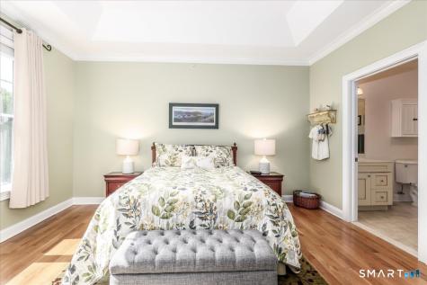 16 Franklin Court Newtown CT 06470