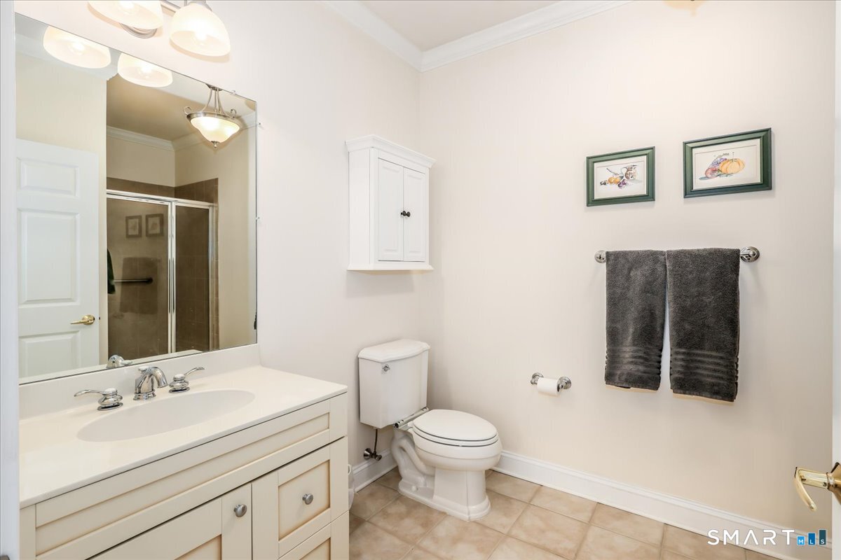 16 Franklin Court Newtown CT 06470