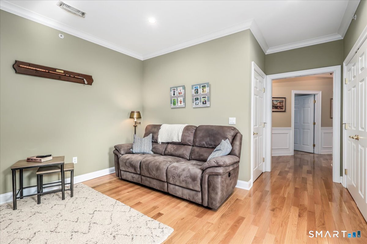 16 Franklin Court Newtown CT 06470
