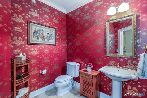 16 Franklin Court Newtown CT 06470