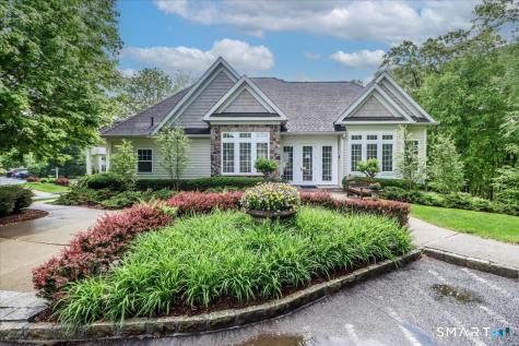 16 Franklin Court Newtown CT 06470
