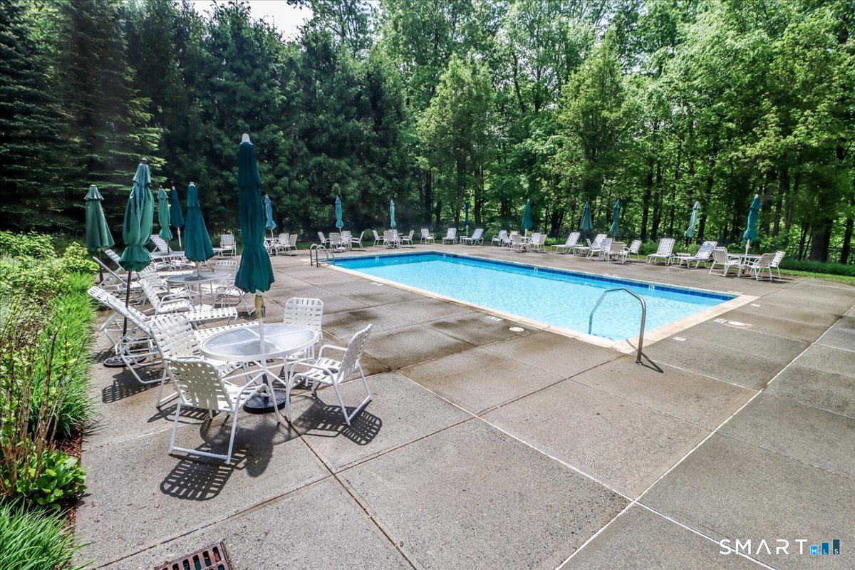 16 Franklin Court Newtown CT 06470