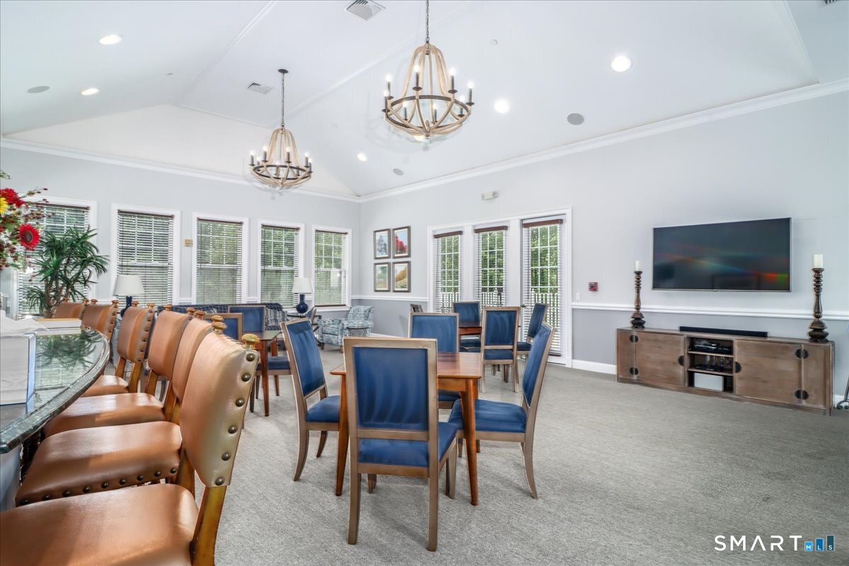 16 Franklin Court Newtown CT 06470
