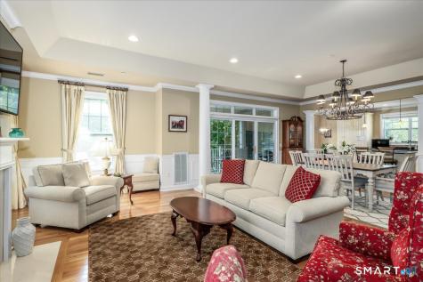 16 Franklin Court Newtown CT 06470