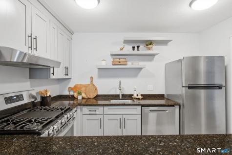 11 Byrne Court Farmington CT 06032