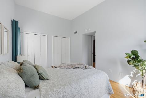 11 Byrne Court Farmington CT 06032