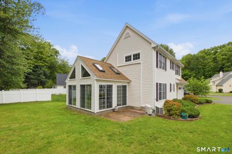 40 Fitch Meadow Lane South Windsor CT 06074