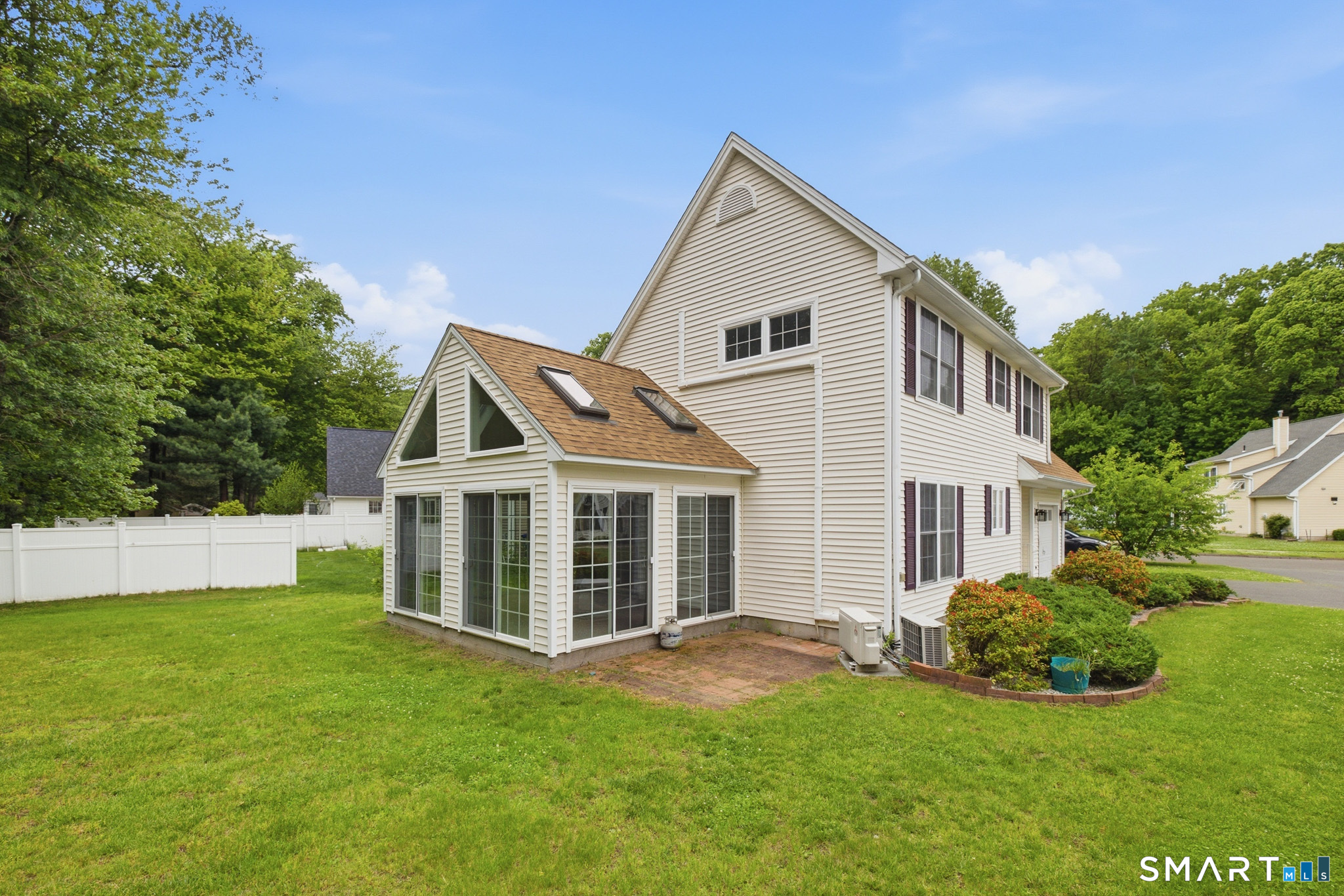 40 Fitch Meadow Lane South Windsor CT 06074