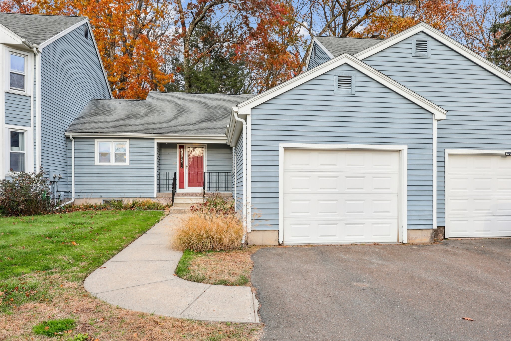 24 Rushford Meade Granby CT 06035