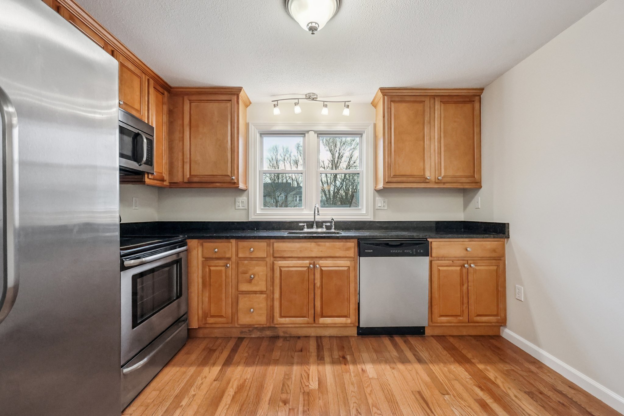 24 Rushford Meade Granby CT 06035