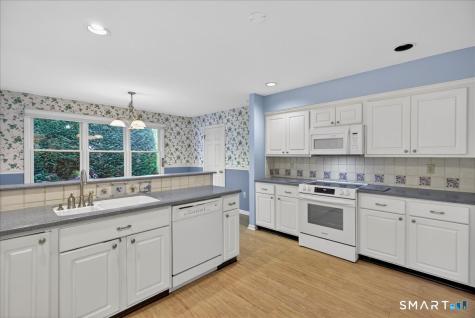 17 Canterbury Road Hamden CT 06514