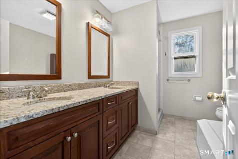17 Canterbury Road Hamden CT 06514