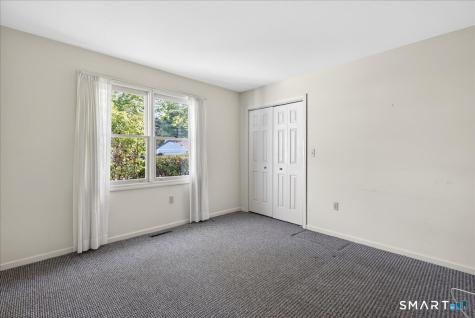 17 Canterbury Road Hamden CT 06514