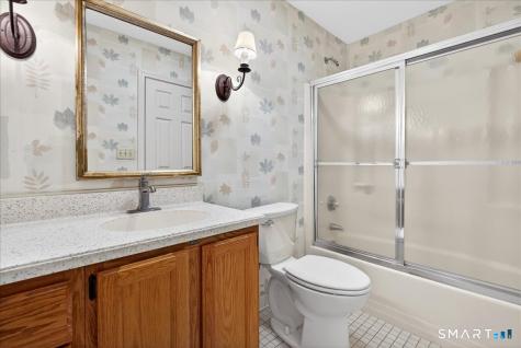 17 Canterbury Road Hamden CT 06514