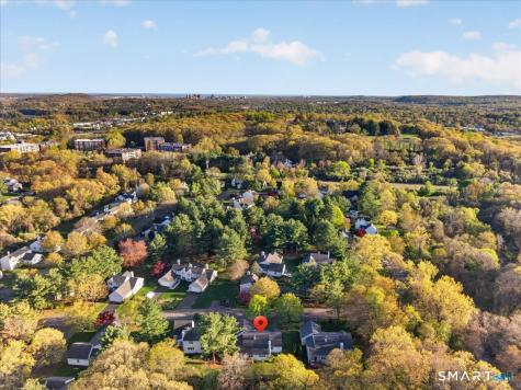17 Canterbury Road Hamden CT 06514