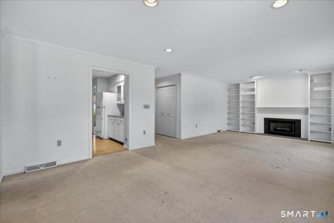 17 Canterbury Road Hamden CT 06514