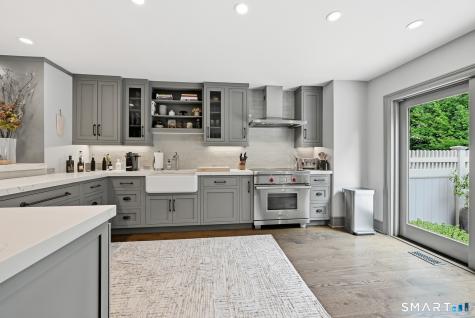 12 Boulevard Drive Danbury CT 06810