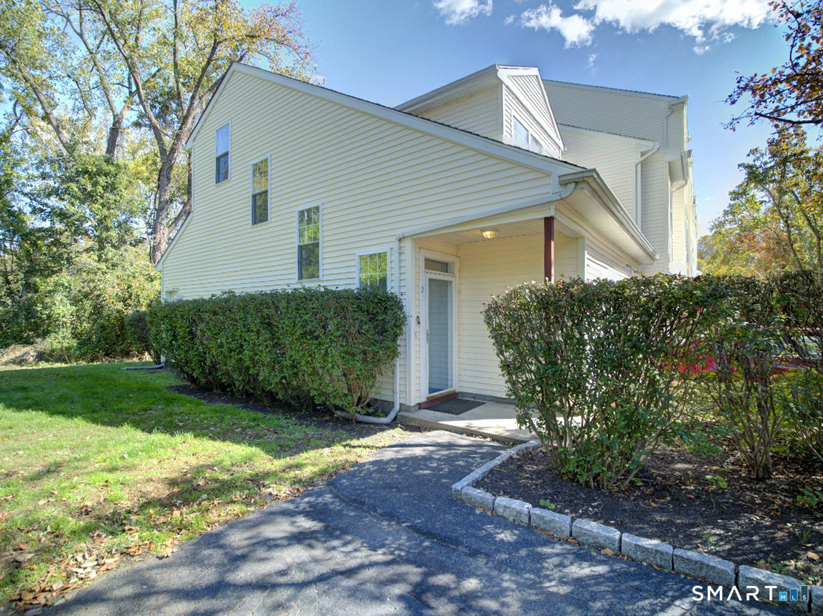 291 Silverbrook Road Orange CT 06477